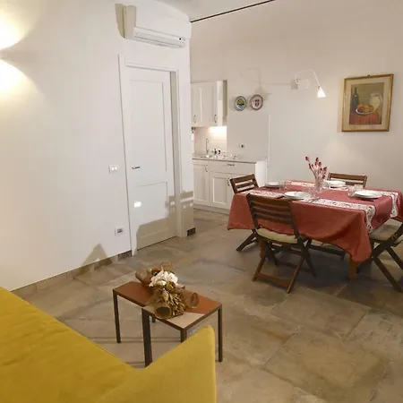 Casa Delle Rocche Feriehus